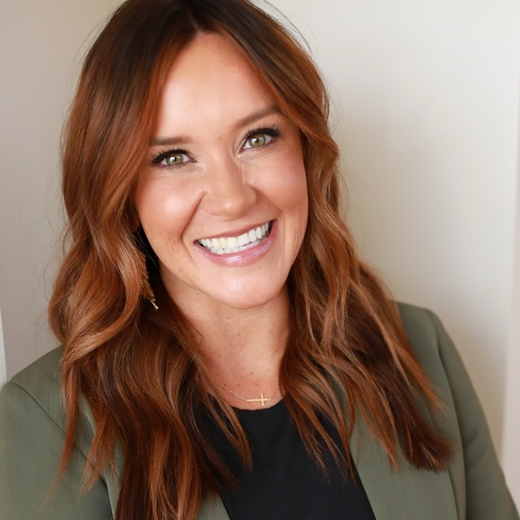 Meet your Posher, Sara - Picture 1 of 1